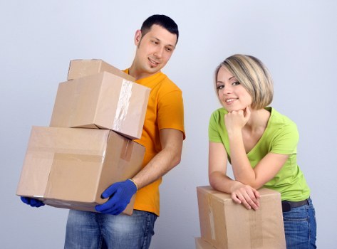 Careful packing and transport for student belongings in East London